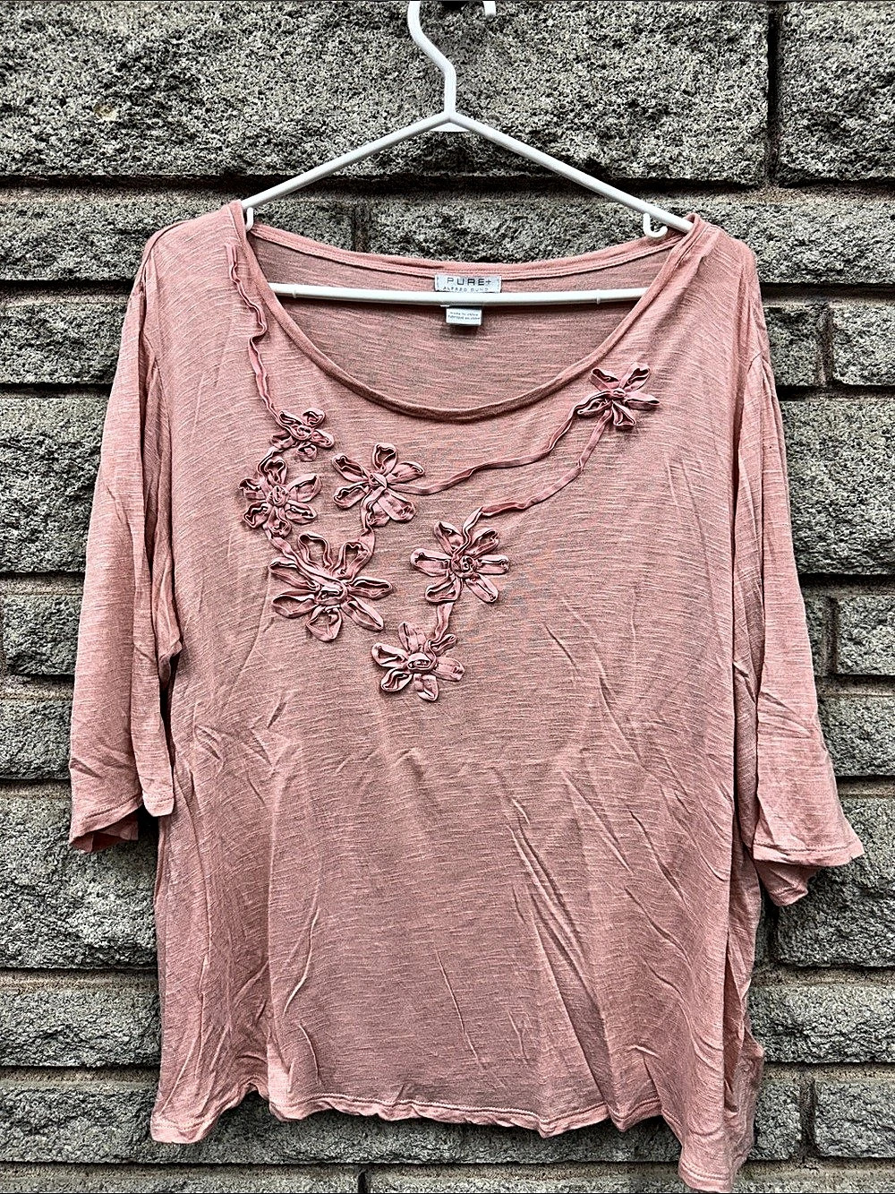 PURE+ Alfred Sung 2X Pink Floral Appliqué 3/4 Sleeve Top